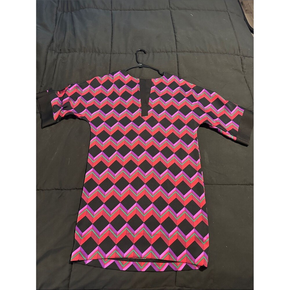 Trina Turk Black Pink Red Chevron Shift Mini Dress